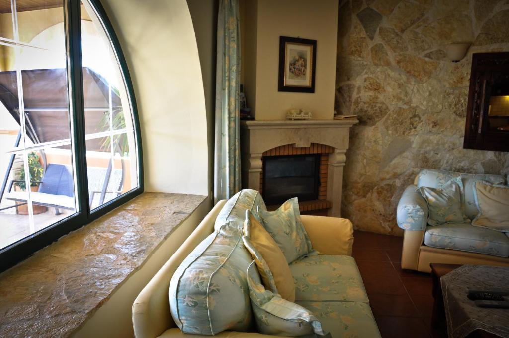 Orsalia Luxury Suites Platanés Zimmer foto